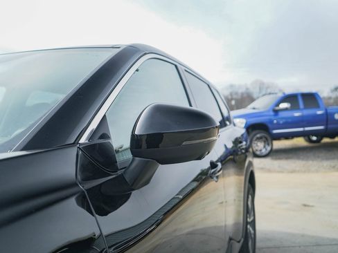 Used 2021 Nissan Rogue SV image 34