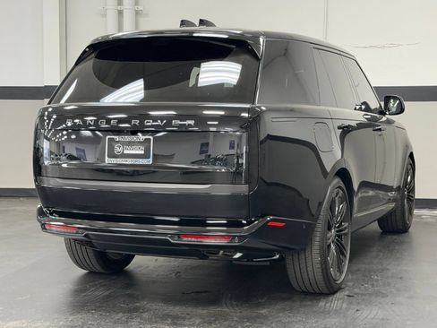 Used 2025 Land Rover Range Rover SE AWD/4WD image 13