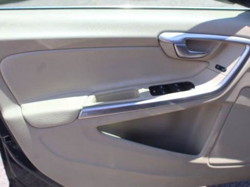 Used 2012 Volvo S60 T5 FWD image 12