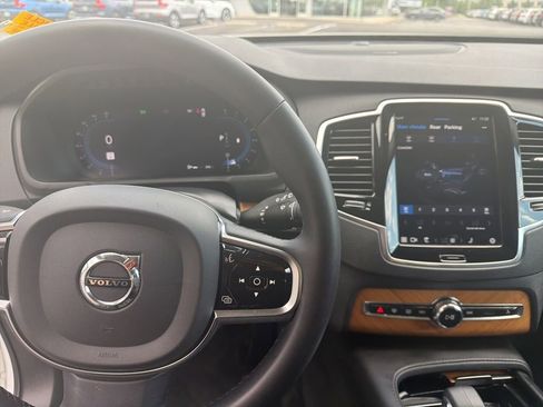 Used 2024 Volvo XC90 B5 Plus w/ Protection Package Premier AWD/4WD image 11