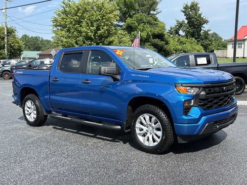 Used 2022 Chevrolet Silverado 1500 Custom AWD/4WD image 4