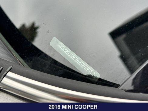Used 2016 MINI Cooper Clubman FWD image 2