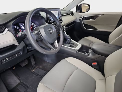 Used 2022 Toyota RAV4 XLE Premium AWD/4WD image 19