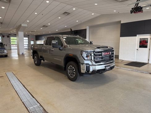 New 2025 GMC Sierra 2500 SLT image 4