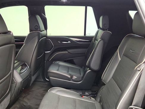 Used 2021 Cadillac Escalade Sport w/ LPO, Illumination Package AWD/4WD image 22