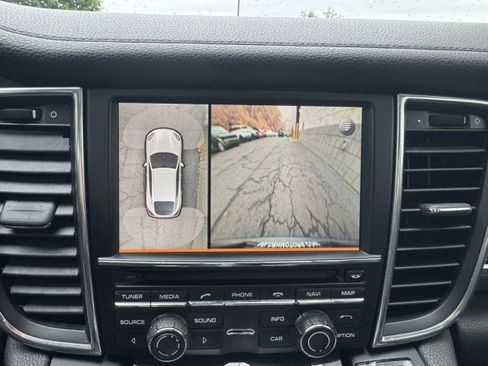 Used 2014 Porsche Panamera S RWD image 21