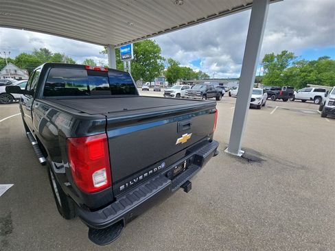 Used 2017 Chevrolet Silverado 1500 LTZ Z71 w/ LTZ Plus Package AWD/4WD image 24