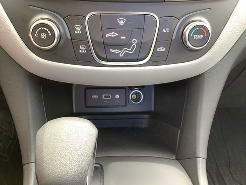 Used 2024 Chevrolet Equinox LS w/ LS Convenience Package FWD image 29