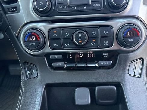 Used 2018 Chevrolet Suburban LT AWD/4WD image 23