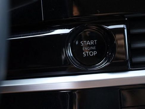 Certified 2025 Nissan Pathfinder SV AWD/4WD image 16