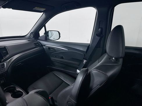 Used 2025 Honda Passport EX-L image 18