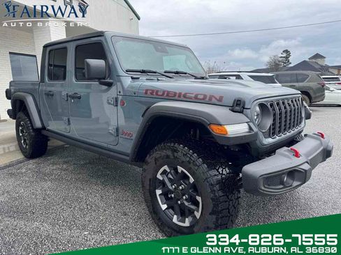 Used 2025 Jeep Gladiator Rubicon w/ Convenience Group image 4