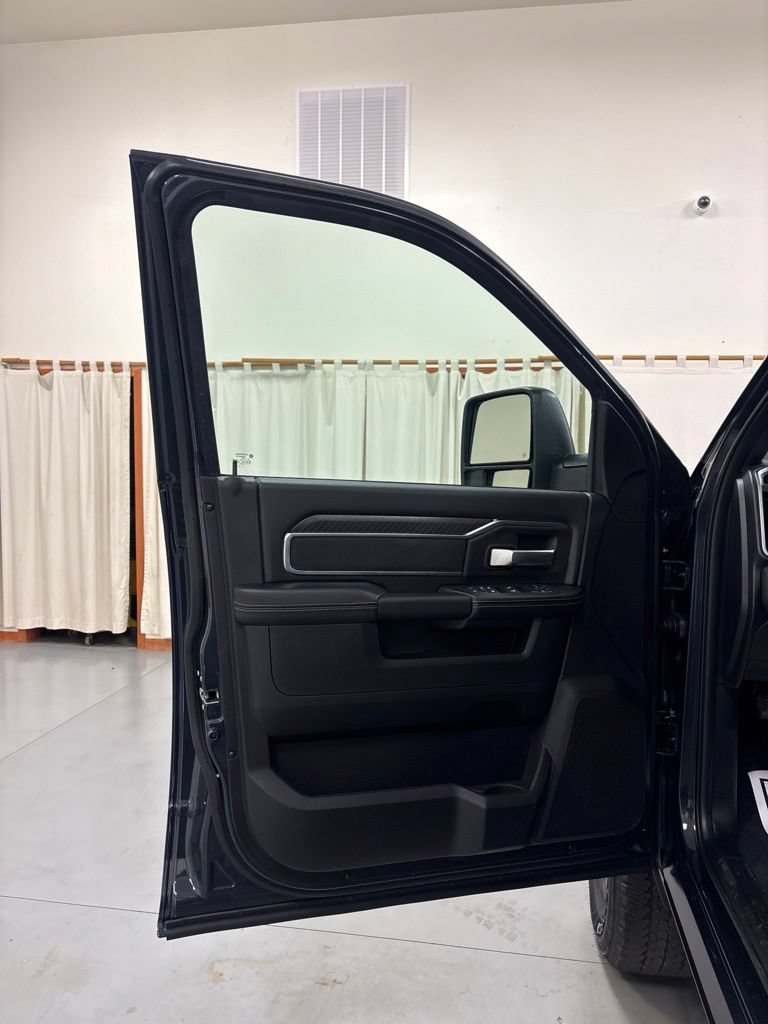 New 2026 RAM 2500 Big Horn AWD/4WD image 17