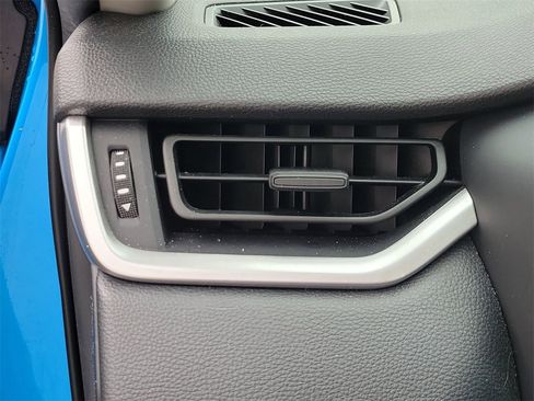 Used 2021 Toyota RAV4 LE image 30