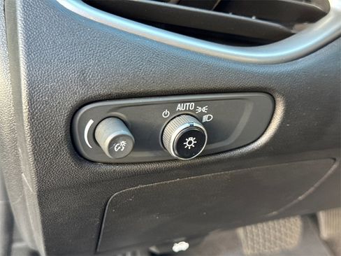 Used 2023 Chevrolet Malibu LT image 27