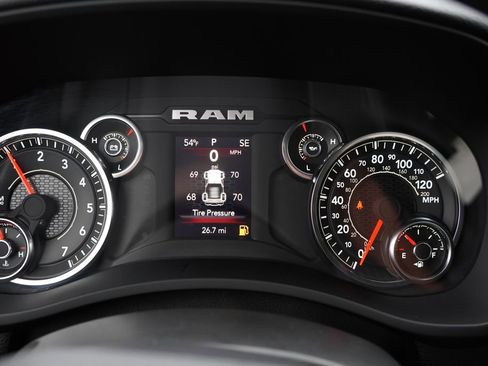 Used 2024 RAM 2500 Big Horn w/ Protection Group AWD/4WD image 32