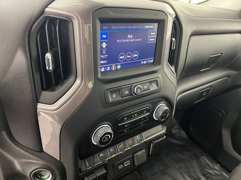 Used 2023 Chevrolet Silverado 1500 Custom AWD/4WD image 27