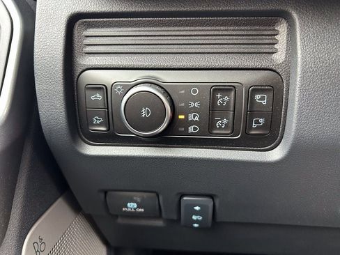 New 2026 Ford F250 Lariat w/ Black Appearance Package image 29