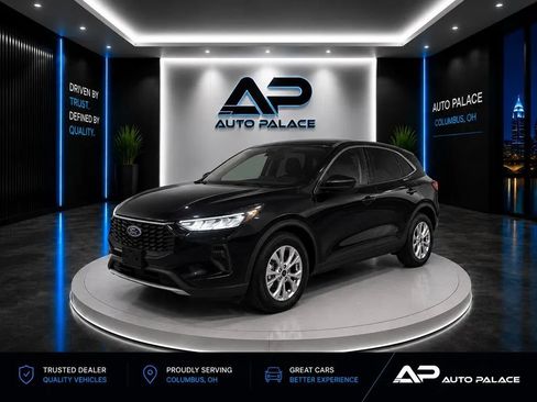 Used 2023 Ford Escape Active FWD image 1