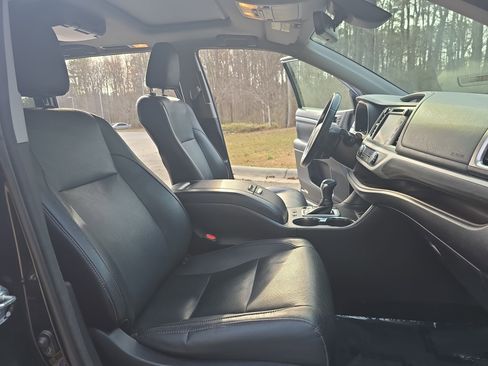 Used 2018 Toyota Highlander Limited image 10