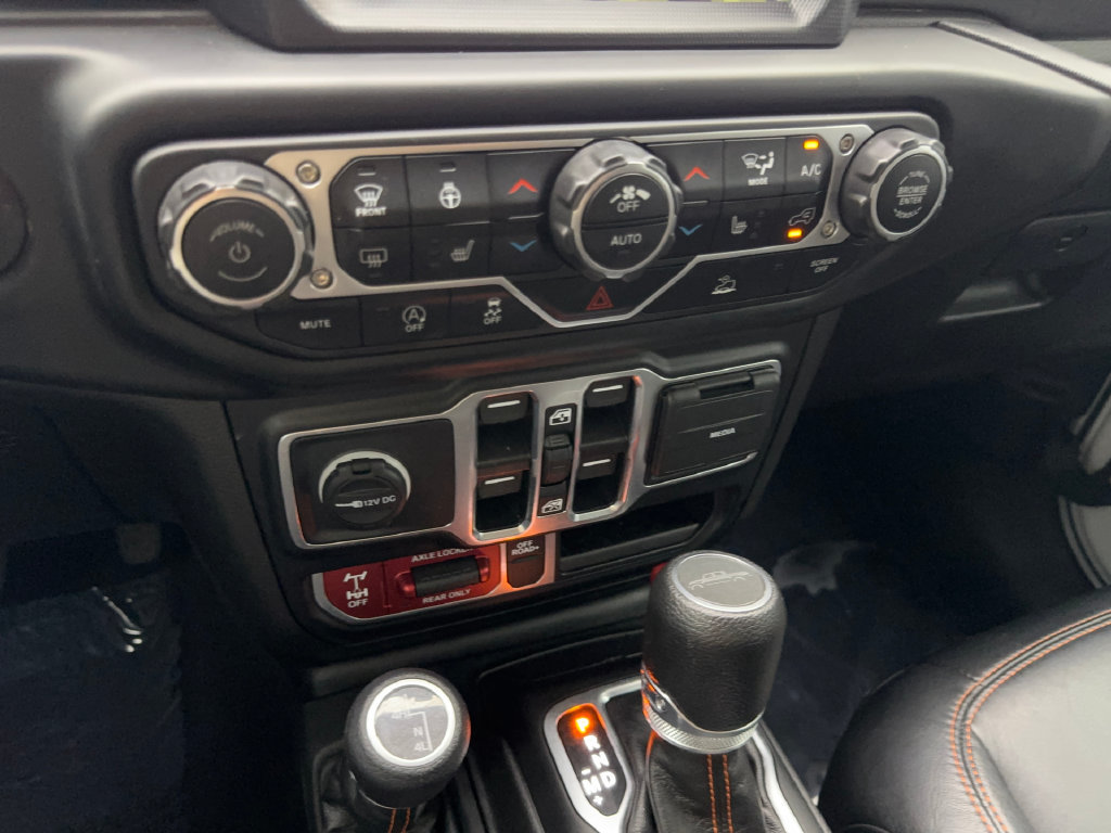 Used 2023 Jeep Gladiator Mojave w/ LED Lighting Group AWD/4WD image 69