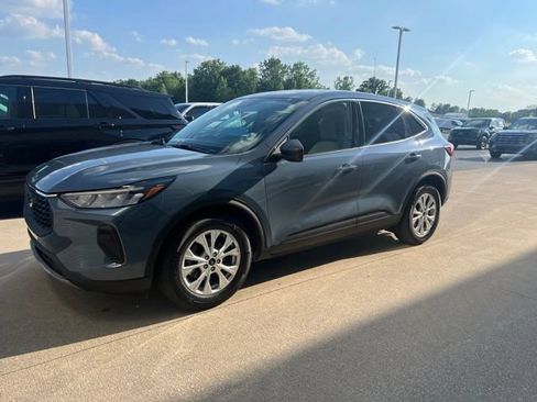 Used 2023 Ford Escape Active w/ Tech Pack #1 FWD image 2