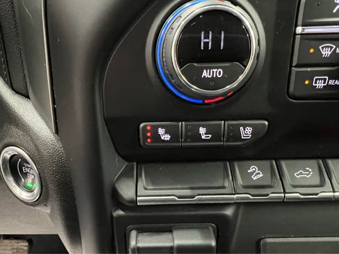 Used 2021 Chevrolet Silverado 2500 LTZ w/ LTZ Convenience Package image 25