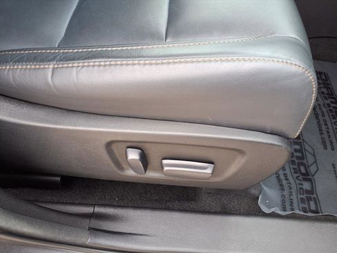 Used 2018 Toyota Highlander XLE image 10