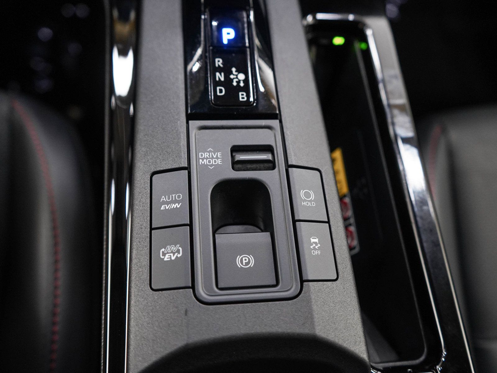 Used 2026 Toyota Prius Plug-In Hybrid FWD image 23