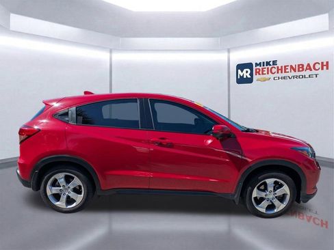 Used 2017 Honda HR-V EX image 3