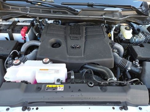 Used 2025 Toyota Tundra SR5 AWD/4WD image 25