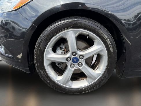 Used 2015 Ford Fusion SE w/ Equipment Group 201A FWD image 10