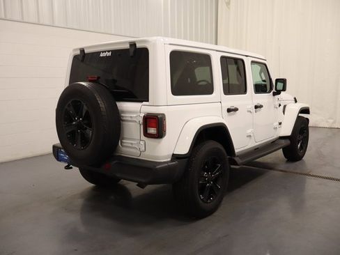Used 2020 Jeep Wrangler Unlimited Sahara image 8