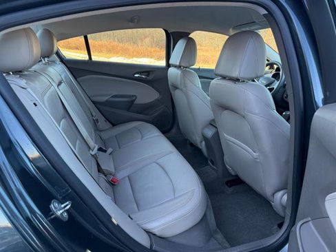 Used 2017 Chevrolet Cruze Premier image 18