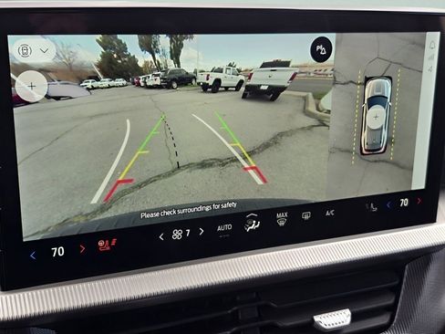 Used 2025 Ford Explorer ST-Line w/ ST-Line Street Pack image 12