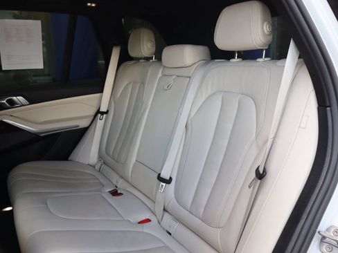 Used 2020 BMW X5 M50i w/ Premium Package AWD/4WD image 11
