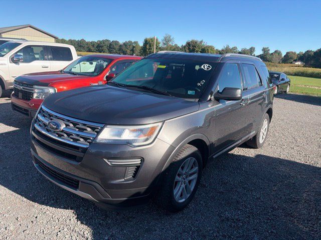 Used 2018 Ford Explorer XLT w/ Class II Trailer Tow Package AWD/4WD image 1