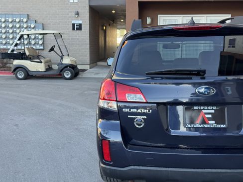 Used 2012 Subaru Outback 2.5i Limited w/ Moonroof Pkg image 5