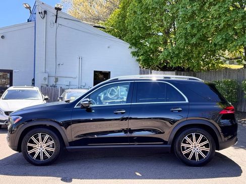 Used 2025 Mercedes-Benz GLE 450 4MATIC image 3