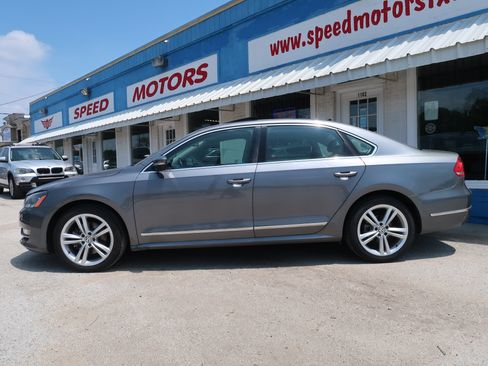 Used 2014 Volkswagen Passat TDI SEL Premium FWD image 3