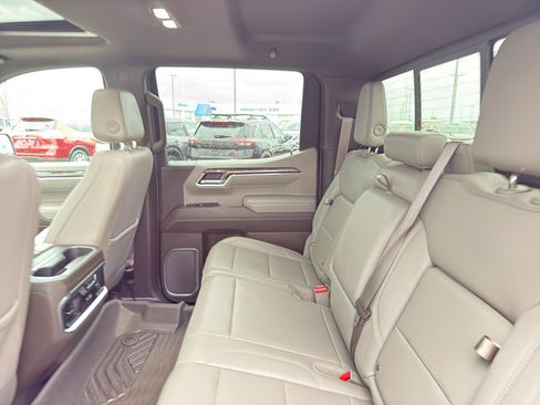 Used 2023 Chevrolet Silverado 1500 LTZ w/ LTZ Premium Package image 35