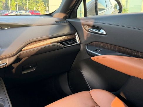 Used 2022 Cadillac XT4 Premium Luxury w/ Enhanced Visibility Package FWD image 26