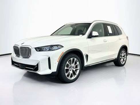 Used 2026 BMW X5 xDrive40i AWD/4WD image 3