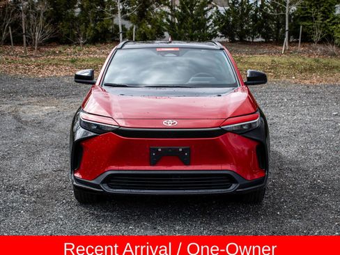 Used 2023 Toyota bZ4X AWD image 2