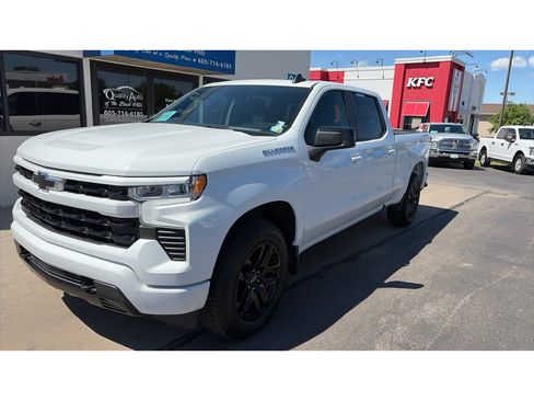 Used 2025 Chevrolet Silverado 1500 RST w/ Convenience Package II AWD/4WD image 2