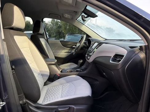 Used 2018 Chevrolet Equinox LS FWD image 17