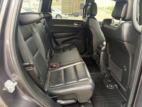 Used 2017 Jeep Grand Cherokee Limited AWD/4WD image 15