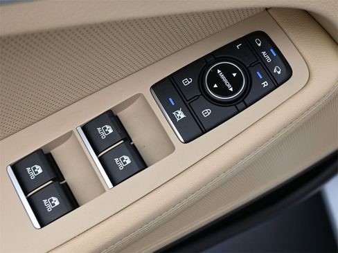 Used 2018 Genesis G80 3.8 image 3