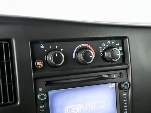 Used 2014 GMC Savana 1500 image 22