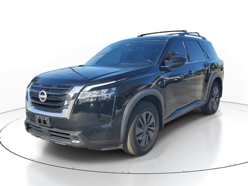 Certified 2022 Nissan Pathfinder SV image 3